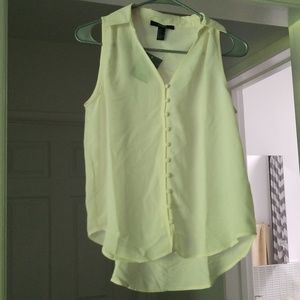 Ivory sleeveless collar shirt
